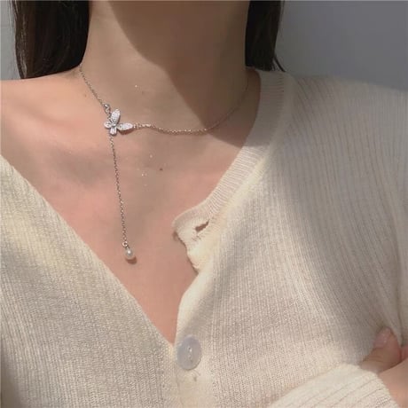 ビジューバタフライロングパールネックレス