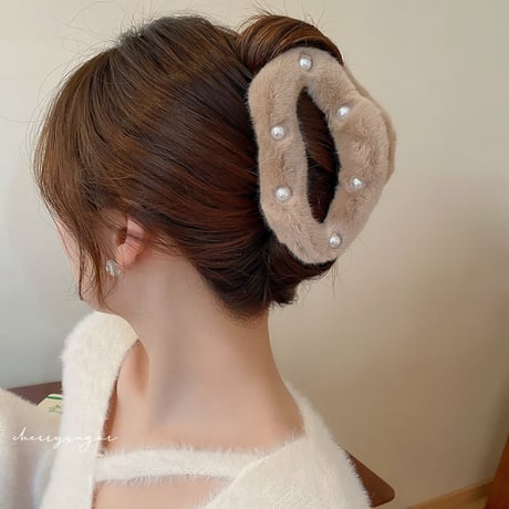 【一部即納】ふわふわファーパールヘアクリップ