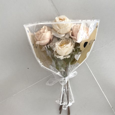 くまさんラッピングの造花のブーケ