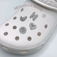 【美品】Crocs シルバー リボン付き 即納】シルバーリボンクロックスシビッツ | Cherry Sugar