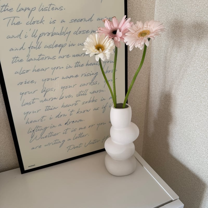 ホワイトなニュアンス陶器の花瓶 | Cherry Sugar