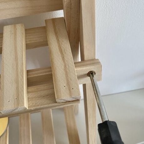 シンプルな木製の2段ラック