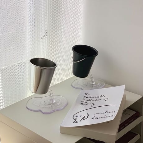 アートなバケツのペン立て