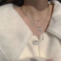 二つの蝶々のネックレス