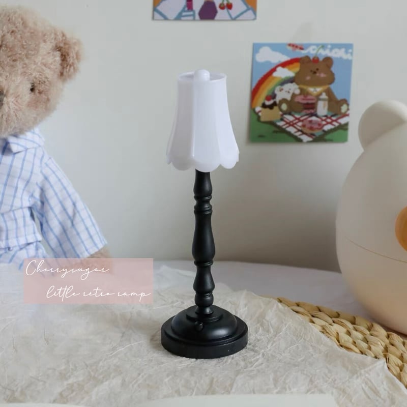 レトロなランプ乳白色にカーネーション53cmx37cm 30万円相当