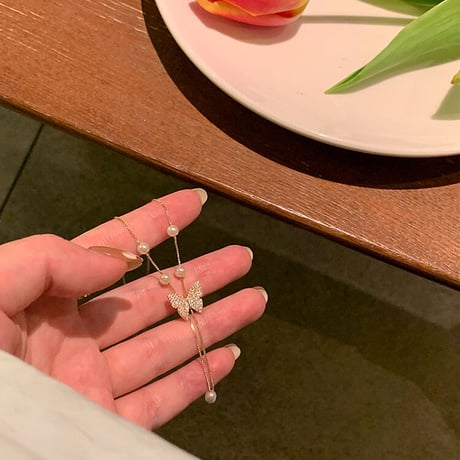 蝶々のメニーパールビジューネックレス