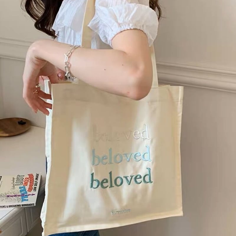 刺繍のレタリングロゴ入り スモール クロシェ トートバッグ 刺繍レタリングトートバッグ