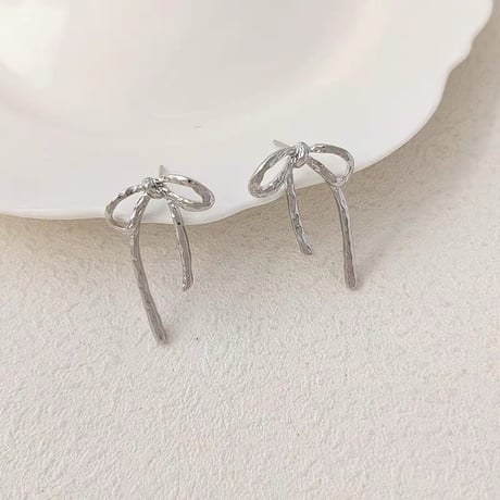 【即納】アシンメトリーリボンピアス