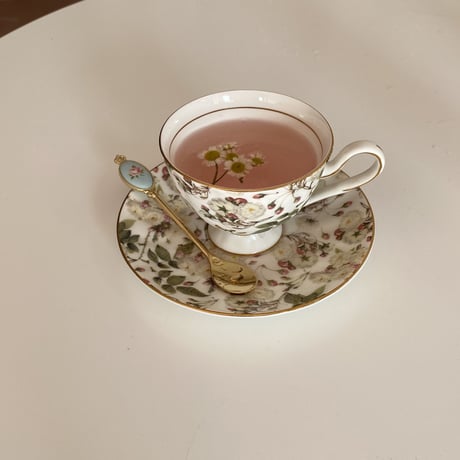 アンティークゴールドのブルーカメオ カトラリー