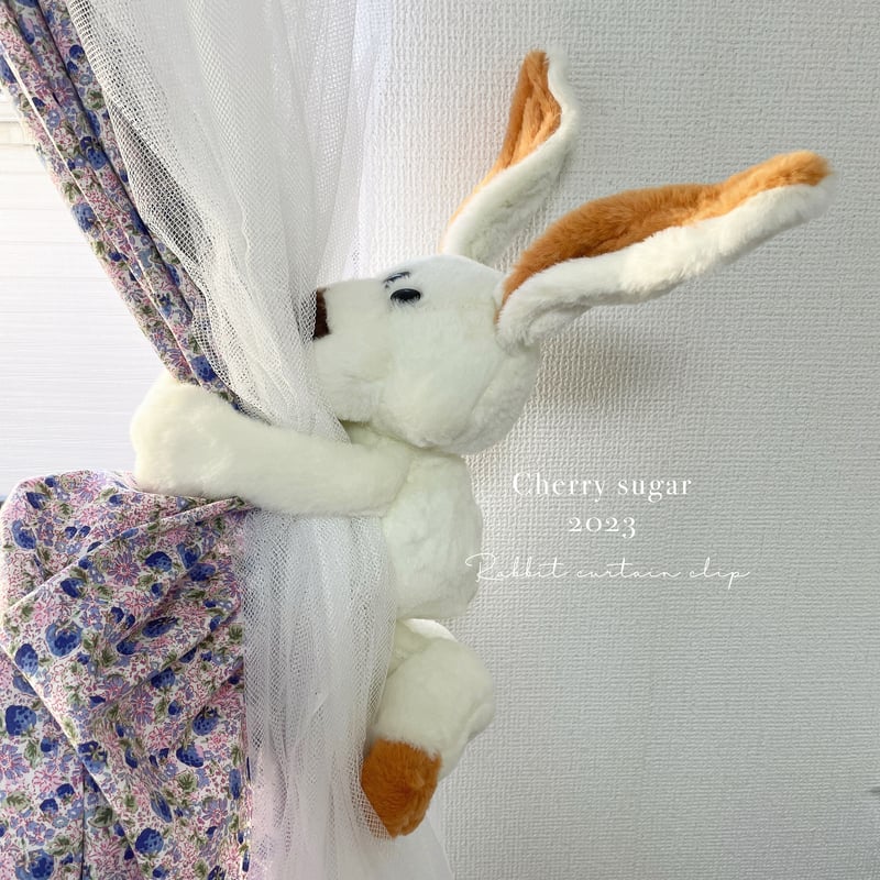 デコパージュꔛ‬ꕤ インテリア雑貨♡カッター付ヒモ収納ケース♡苺うさぎ♡ガーデン デコパージュꔛꕤ インテリア雑貨♡カッター付ヒモ収納ケース