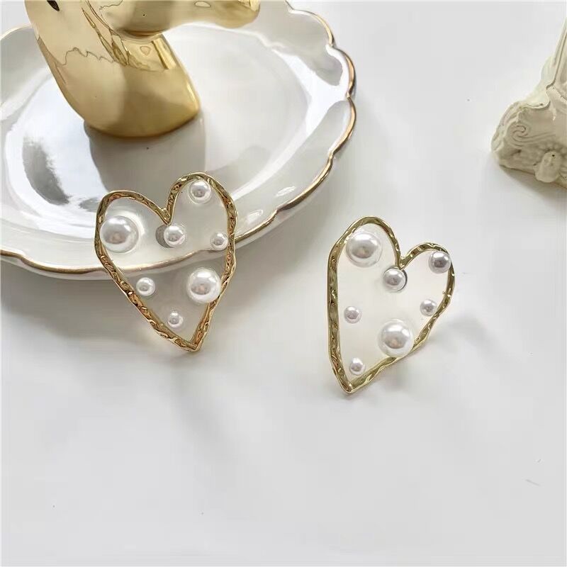 一部即納】ハートのゴールドとパールのクリアピアス/イヤリング 