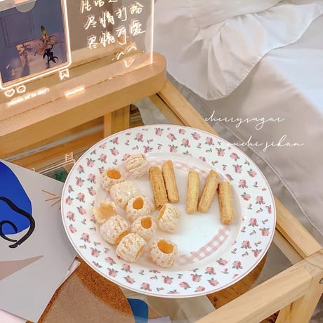 ピンクローズのギンガムチェックプレート