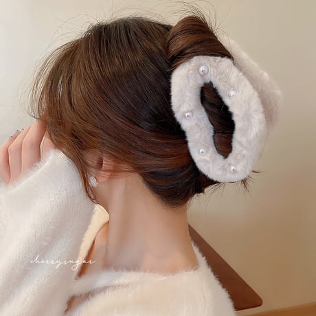 【一部即納】ふわふわファーパールヘアクリップ