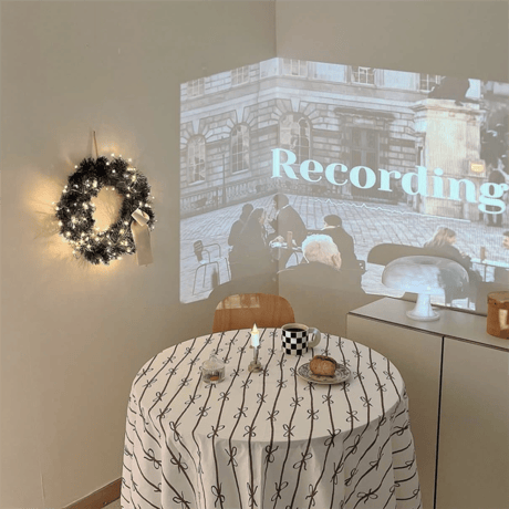 LEDライトのクリスマスリボンリース