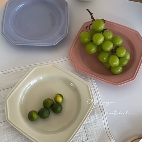 陶器のフルーツディッシュ