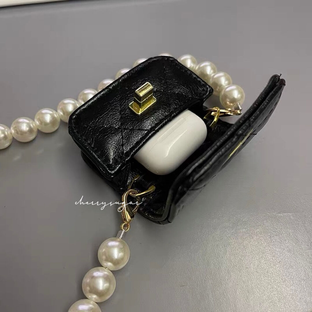 新品　♡ミニチェーン付きHモチーフAirPodsケース♡ 新品 ♡ミニチェーン付きHモチーフAirPodsケース♡