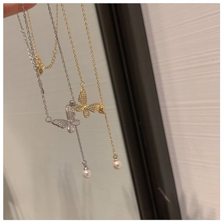 ビジューバタフライロングパールネックレス