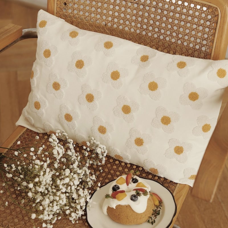 デイジーの刺繍の枕カバー | Cherry Sugar