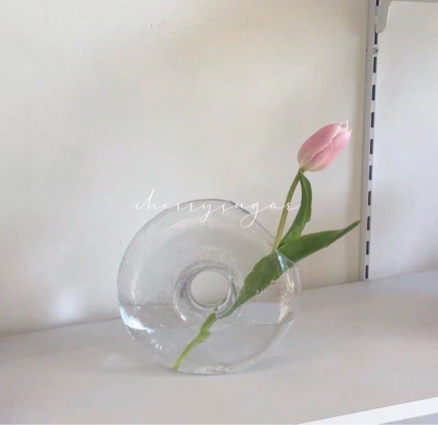 赤と透明のガラス花瓶 金のストライプ Amazon.co.jp: 花のための円筒形の花瓶、滑り止めの金色の基地の