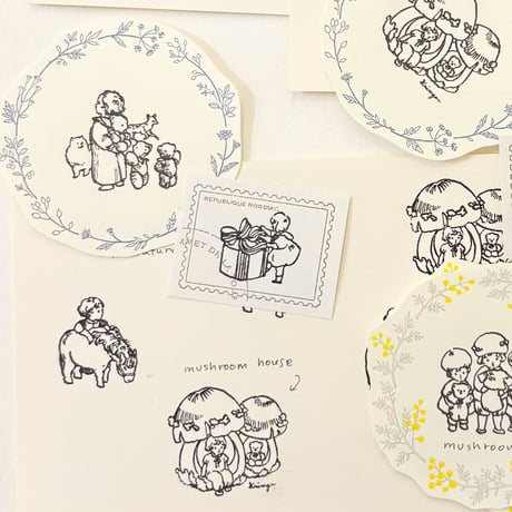 No. 287 "Girl Opening Gift" Stamp （プレゼントを開けるスタンプ）
