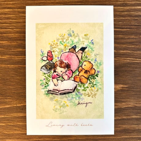 24K-29: "Living with Books" postcard （本と生きるポストカード）
