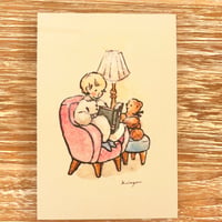 24K-24: "Read a Book on a Pink Sofa" postcard  （ピンクのソファに座るポストカード）