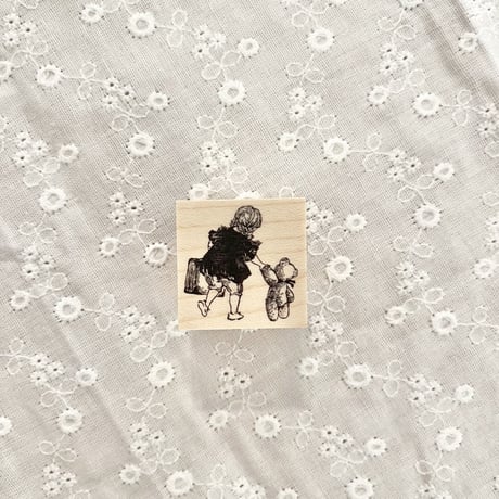 Girl with luggage ハンコ (No.162)