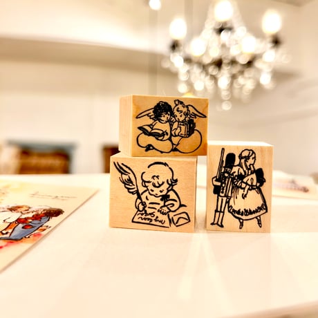 "Two Angels Reading Books” Stamp （No.228  本を読む二人の天使 ハンコ）