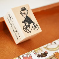 No.8: 自転車に乗っているこ　ハンコ