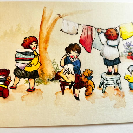 Three Kids doing laundry ポストカード