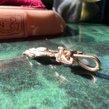 VINTAGE 14K YELLOW GOLD SITTING CAT CHARM (1点物)