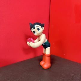 ASTRO BOY HOLDING HEART 鉄腕 アトム ハート フィギュア 6
