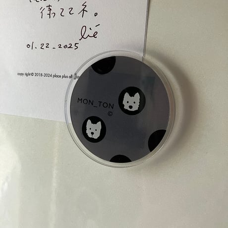 Bigドットシック白ワンコ アクリルマグネット