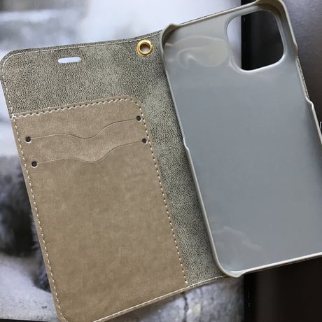 Dベルト無し 白ワンコ2人 手帳型 　for iPhone /android版はカメラ穴無し
