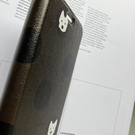 Bigドットシック白ワンコ ベルト無し 手帳型 for iPhone