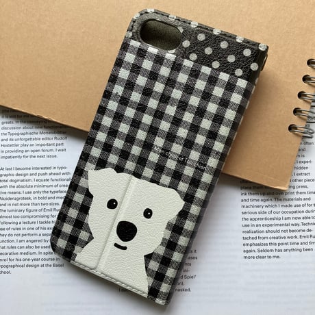 ベルト無し白ワンコ2人ギンガムチェック 手帳型 iPhone /android版はカメラ穴無し