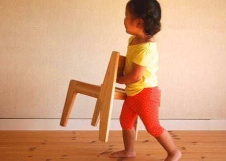 杉の小椅子