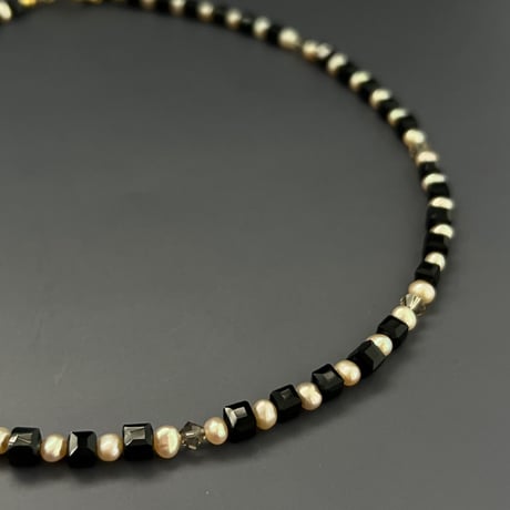 Black Swan  Pearl Cube Necklace
