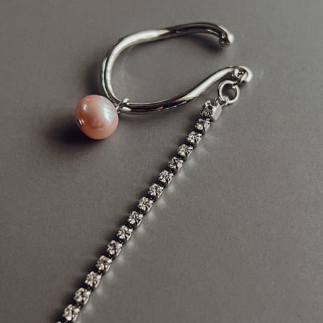 elegant pearl ear cuff