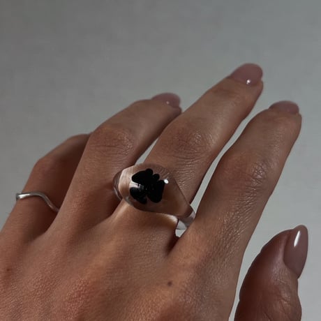 ◎16号◎Benjamin glass ring (Black flower)