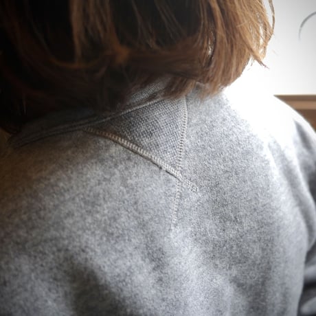 yetina / sweat shirt