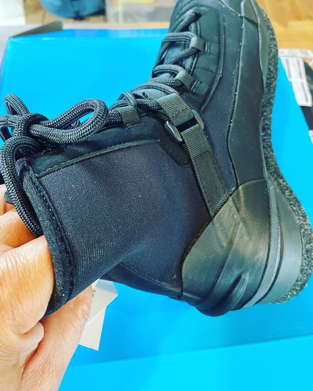 SHIMANO ロックショアウェットブーツ（ウォータードレインピン