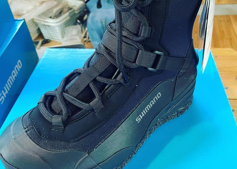 SHIMANO ロックショアウェットブーツ（ウォータードレインピンフェルト
