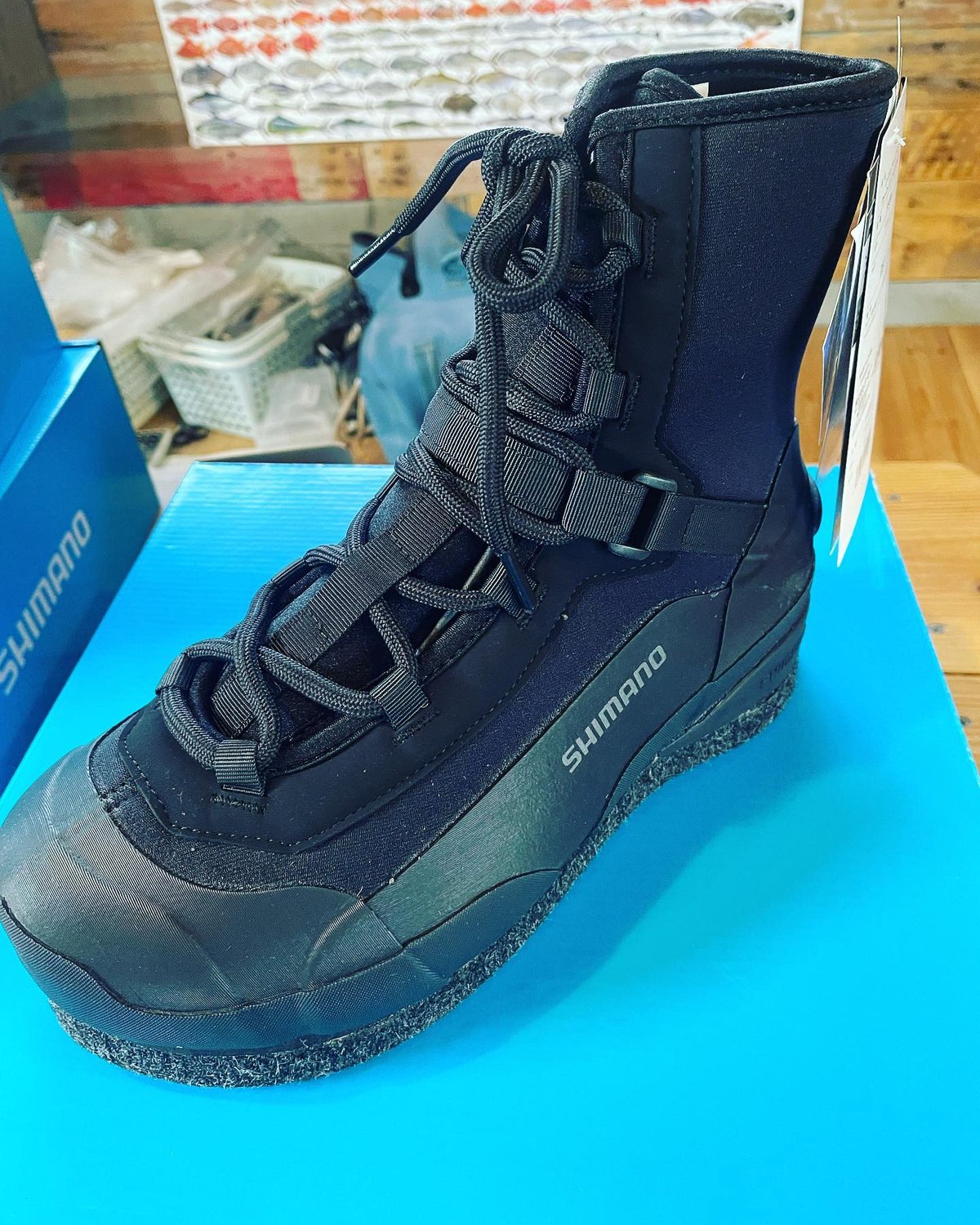 SHIMANO - 【週末限定特価!】シマノ 磯靴 ロックショアウェットブーツ 話題の新商品が続々！ロックショアにおすすめの磯靴！