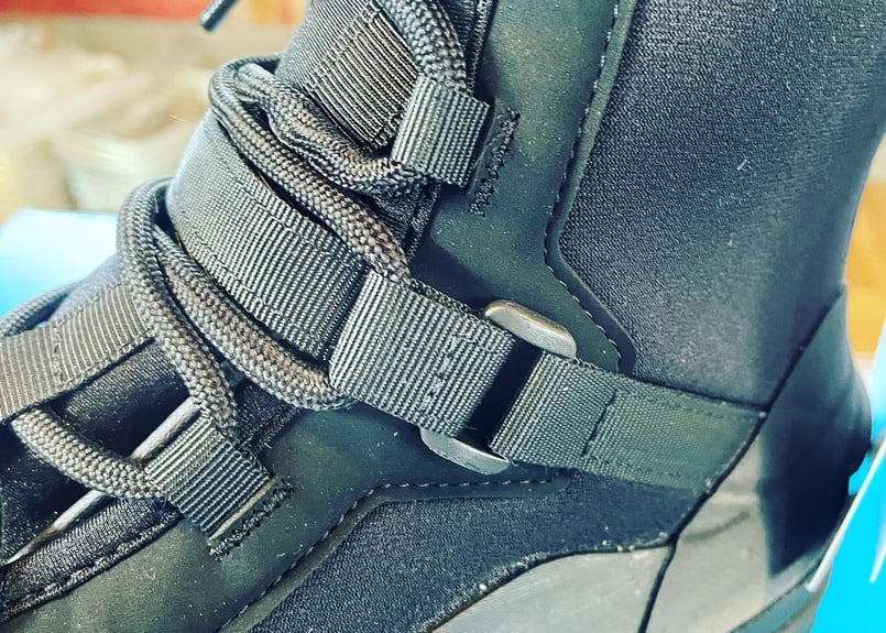 SHIMANO - 【週末限定特価!】シマノ 磯靴 ロックショアウェットブーツ 話題の新商品が続々！ロックショアにおすすめの磯靴！