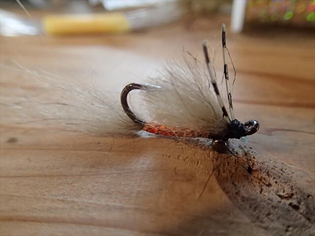 mkbオリジナル】 JOLT＃8・#6（クロダイフライ） フライ製作スターター