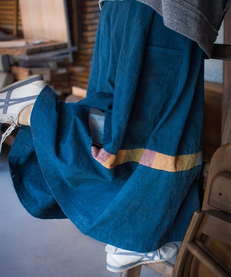 Vegetable Dyed Tucked Flared Skirt (Navy Msize)