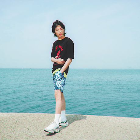 『LOUPS BLANCS』 ホットスタッフスケボーショートスリーブ Tシャツ (Black)