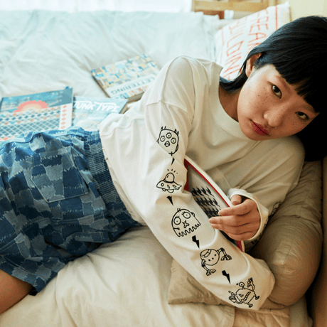 『FREAKISH BUILDING』 エイリアンフレンドポケットロングスリーブ Tシャツ (White)