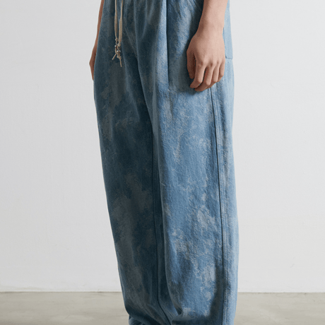 『BY.L 』 ワンウォッシュベンディングパンツ (Light Indigo)